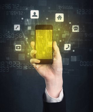 el ile altın perde smartphone tutarak