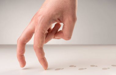 Yürüyen parmak kavramı