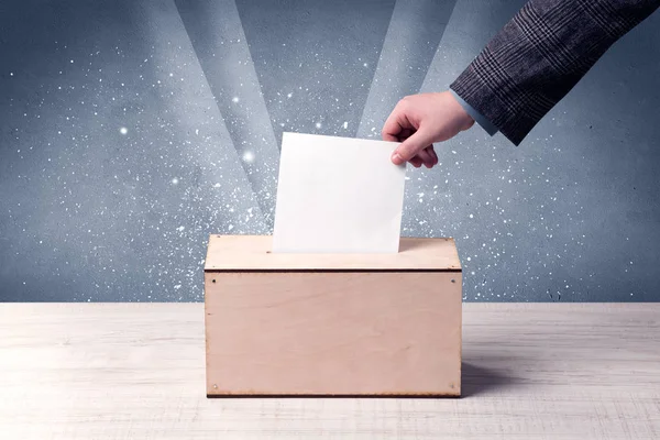 Ballot box with person casting vote — Stock Photo, Image