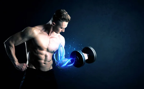 Fit atleta levantamiento de peso con el concepto de luz muscular azul —  Fotos de Stock