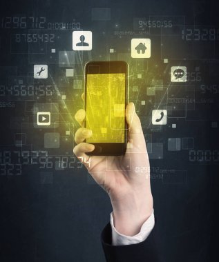 el ile altın perde smartphone tutarak