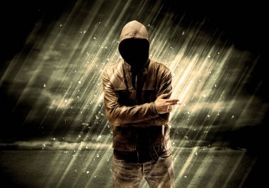 Sigara içen tehlikeli bir suçlu.