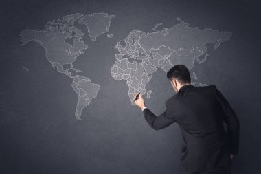 Dünya haritası olan iş adamı