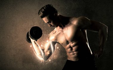 Vücut geliştirici enerji dolu beyaz çizgiler konseptiyle ağırlık kaldırıyor