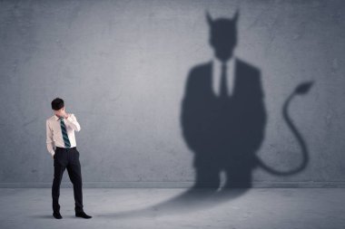 İş adamı kendi şeytan iblis gölge kavramı seyir
