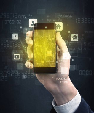 el ile altın perde smartphone tutarak
