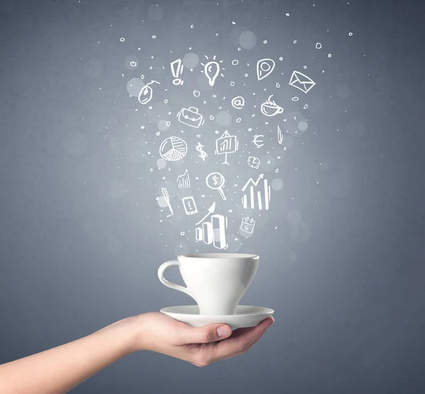 Tazza di caffè con mano femminile — Foto Stock