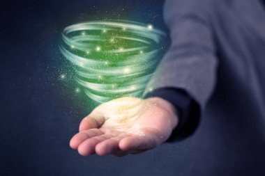 İşadamı holding yeşil kasırga