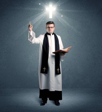 onun nimet veren genç rahip