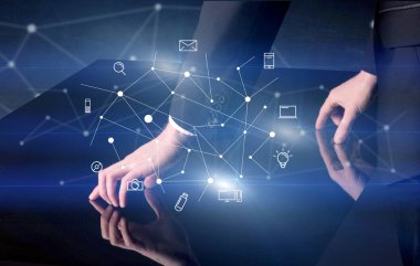 Etkileşimli tablo dokunmadan eller