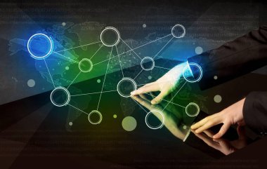 Etkileşimli tablo dokunmadan eller