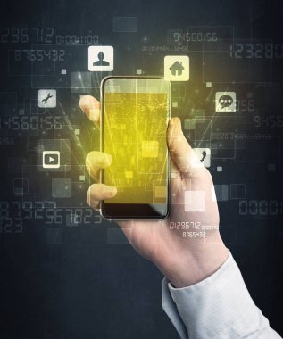 el ile altın perde smartphone tutarak