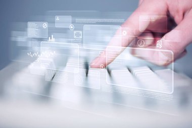 Yüksek teknolojili tuşlarla klavyeye dokunmak