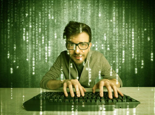 Онлайн-хакерство — стоковое фото