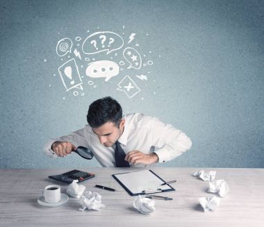 Şüpheli ve kafası karışık bir iş adamı