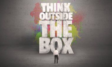 İş kişi ile yaratıcı tavsiye duvar