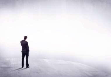 Dikiz duran iş kişi