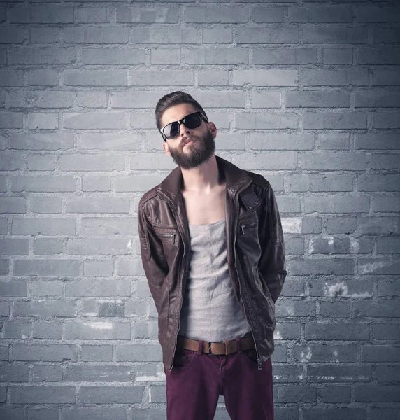 Hombre hipster fotos de stock, imágenes de Hombre hipster sin royalties |  Depositphotos