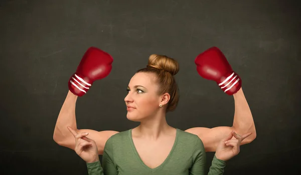Güçlü ve kaslı boksör silah — Stok fotoğraf