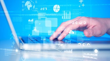 Yüksek teknoloji simgeleriyle elle basılan klavye tuşları