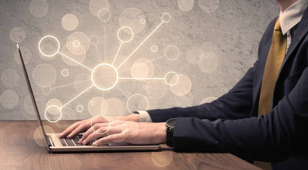 Science worker typing on laptop computer — Stock Photo, Image