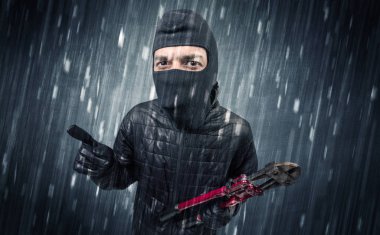 Ev kamera eylem tarafından hırsız yakalandı.