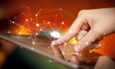 Tablet bulut kavramı ile dokunmadan parmak