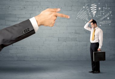 Profesyonel olmayan satıcı ateş olmak