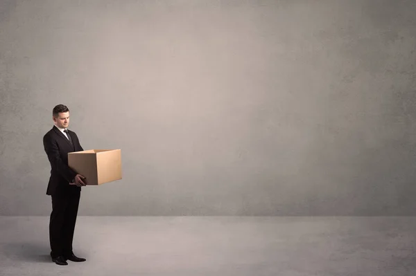 Empresario con caja vacía — Foto de Stock