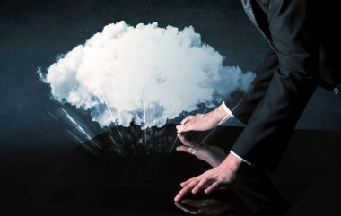 Etkileşimli tablo dokunmadan eller