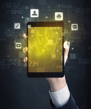 el ile altın perde smartphone tutarak