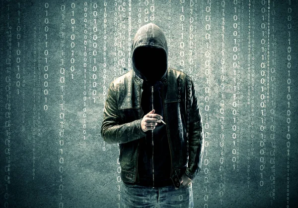 Enfadado hacker misterioso con números — Foto de Stock