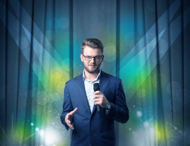 İşadamı holding mikrofon