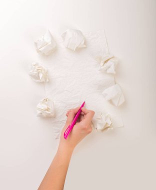 El buruşuk kağıt yazma