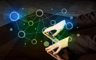 Etkileşimli tablo dokunmadan eller