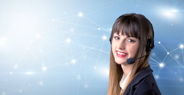 Genç kadın telemarketer