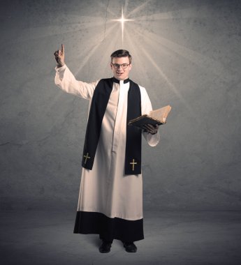 onun nimet veren genç rahip