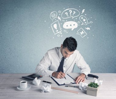 Şüpheli ve kafası karışık bir iş adamı