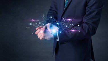 Smartwatch ağ kavramı ile.