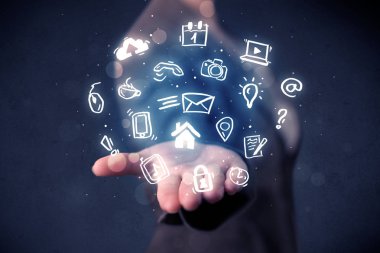 Kadın holding mavi uygulamaları