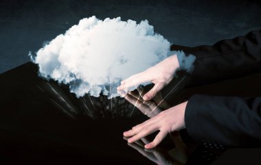 Etkileşimli tablo dokunmadan eller