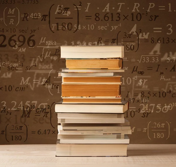 Matematik formüllü klasik arkaplan kitapları 