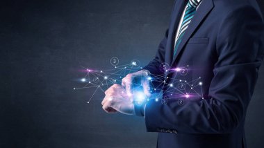 Smartwatch ağ kavramı ile.