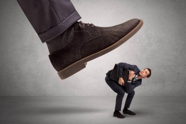 Çalışan büyük patron ayak korkuyor