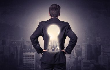 Keyhole sırt ile ayakta işadamı