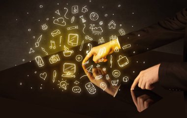 Etkileşimli tablo dokunmadan eller