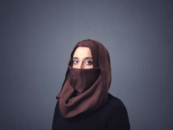 Mulher muçulmana vestindo niqab — Fotografia de Stock