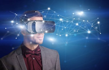 İşadamı ile sanal gerçeklik koruyucu gözlük