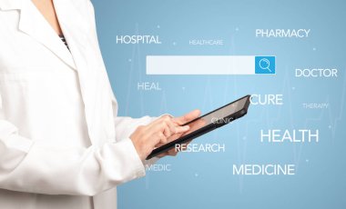 kadın doktor tablet ile