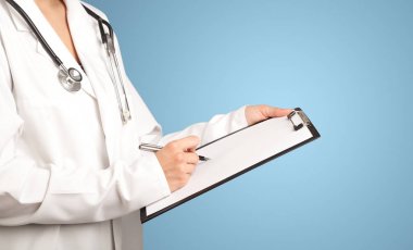 kadın doktor ile not etmek